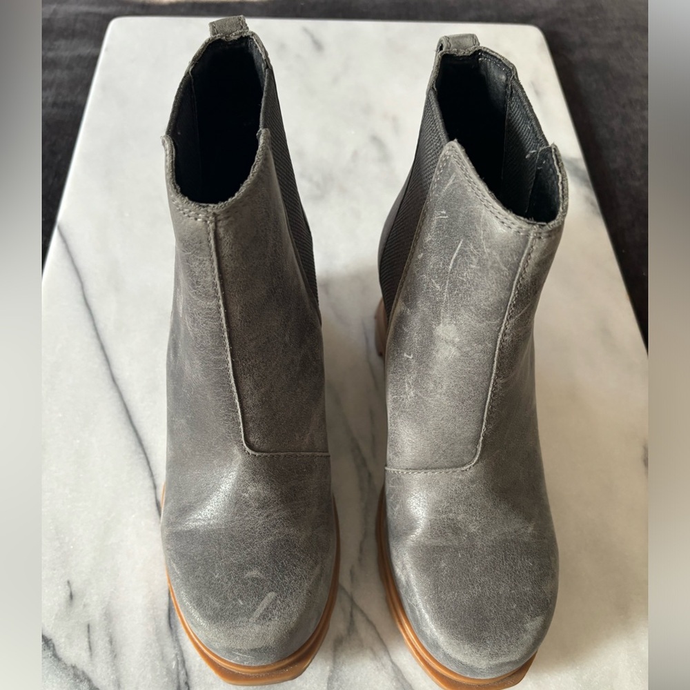 Sorel wedge boots!